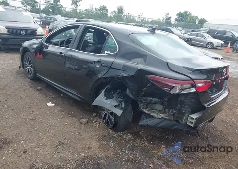 2021 Toyota Camry Se z USA, uszkodzony, nr VIN 4T1G11AK3MU454884